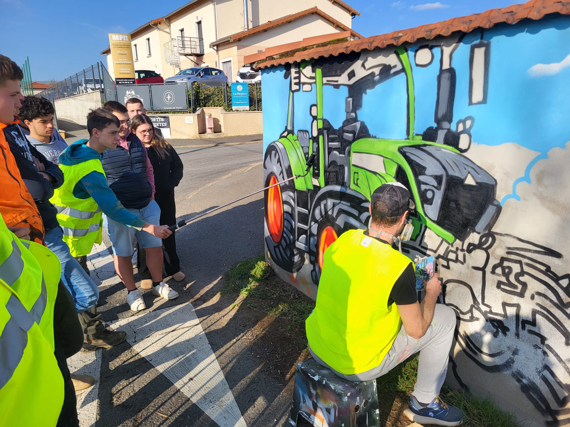 Atelier graffiti collectif avec Max Le Tagueur